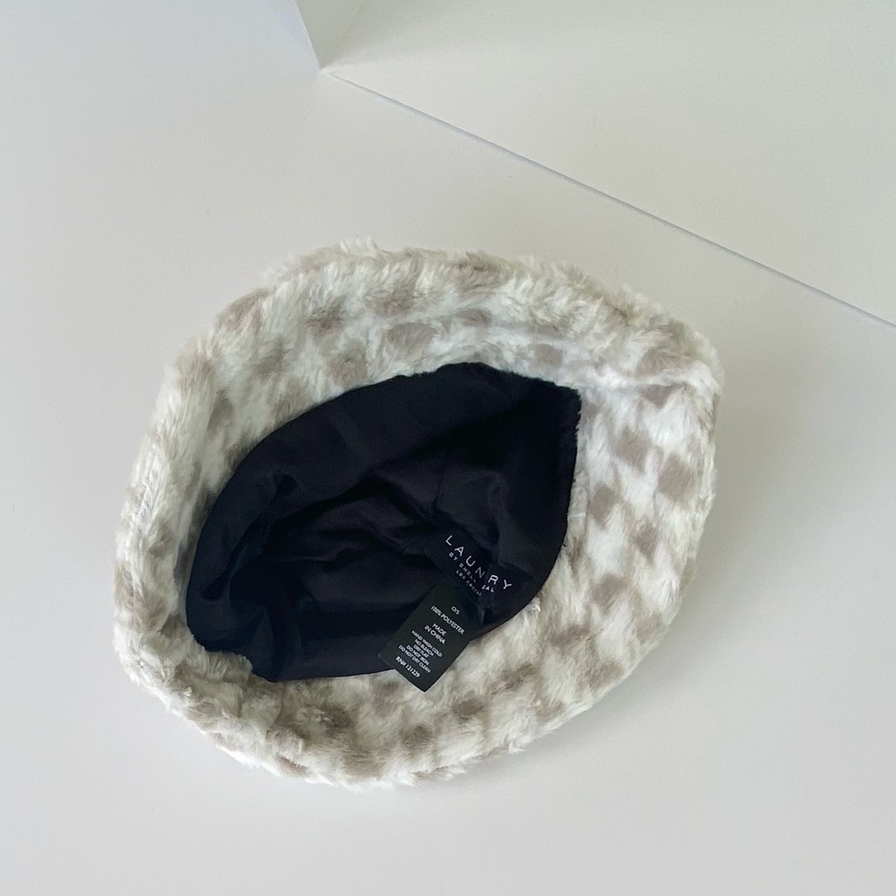 Laundry by Shelli Segal Faux Fur Lined Bucket Hat, Bucket Hat, White-Gray OS - Picture 2 of 5